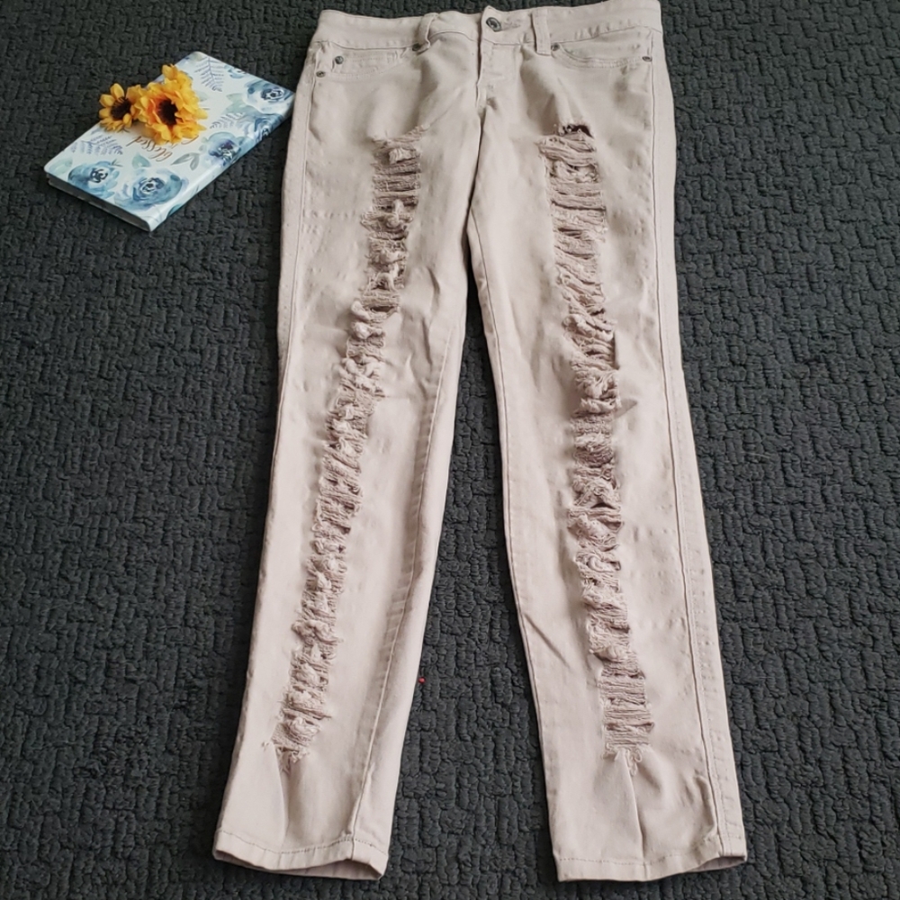 ❌️SOLD❌️: Ripped Skinny Jeans